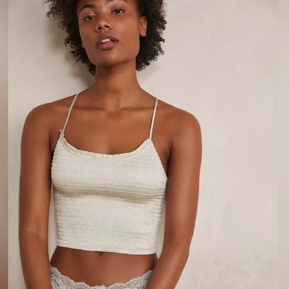 Free People Intimately Right On Time Cropped Smocked Cami Size Medium - Picture 1 of 4